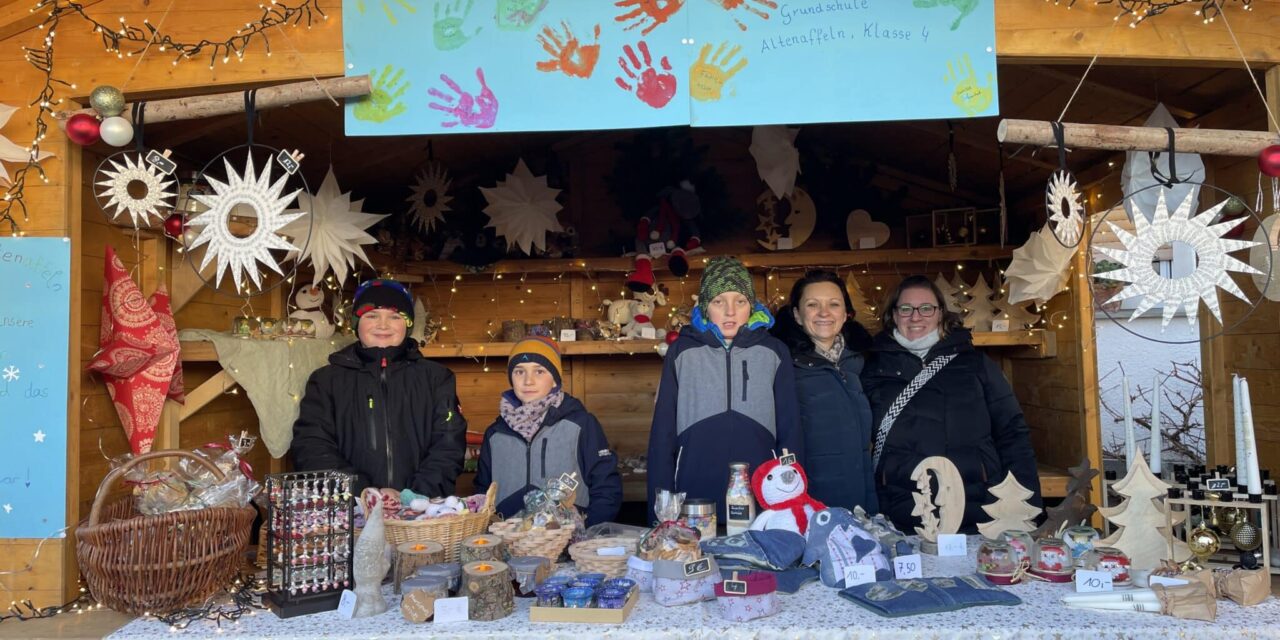 Wintersonnenschein beim Weihnachtsmarkt in Affeln