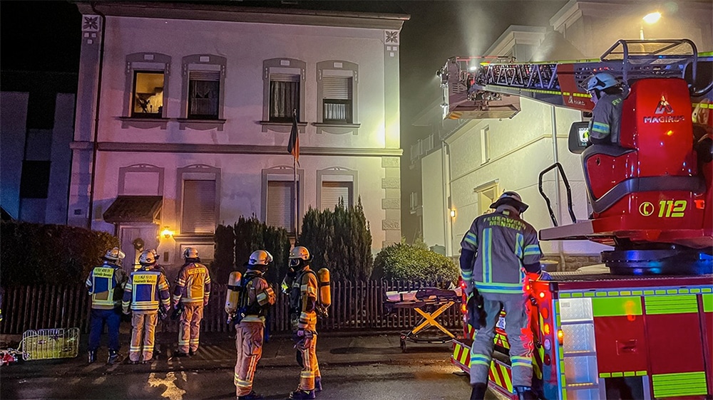 Vier Verletzte nach Brand in einem Wohnhaus