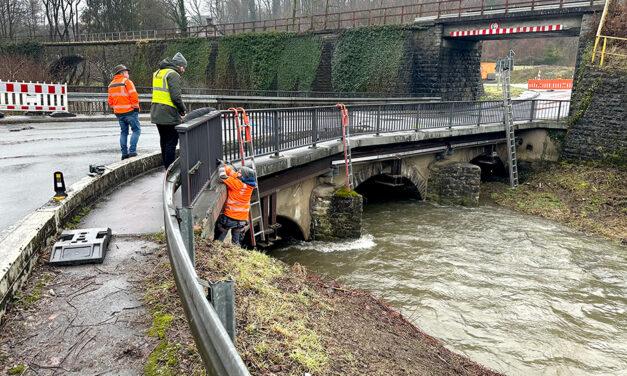 Belastungstest für die Brücke in Sanssouci