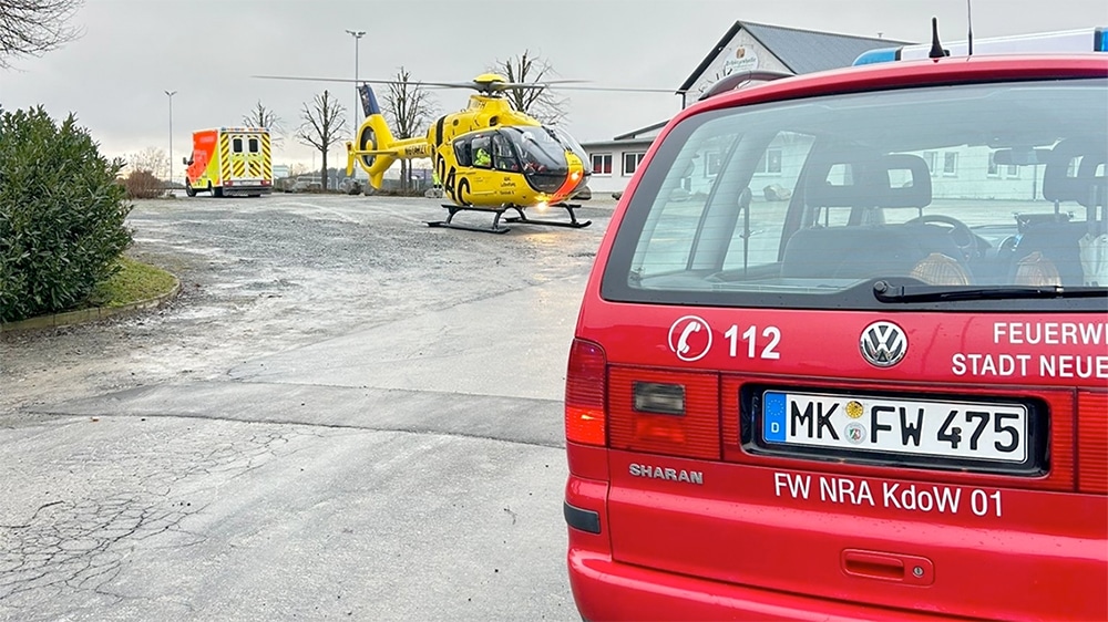 Hubschrauber landet am Affelner Sportplatz