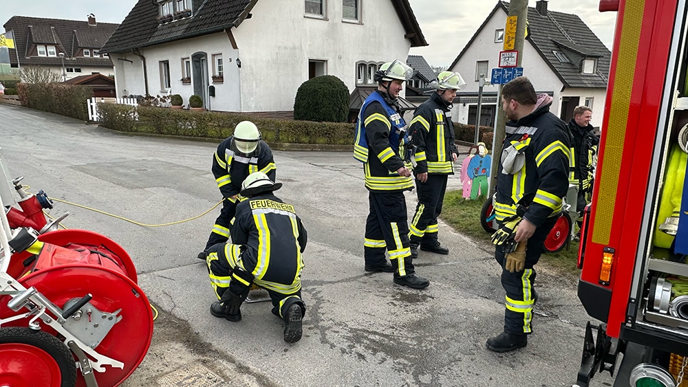 Pellets kokeln und verqualmen Wohnzimmer