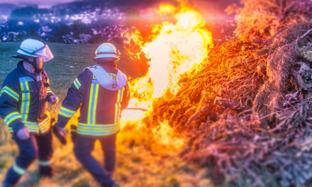 Trotz Regen und Donner gute Stimmung beim Balver Osterfeuer