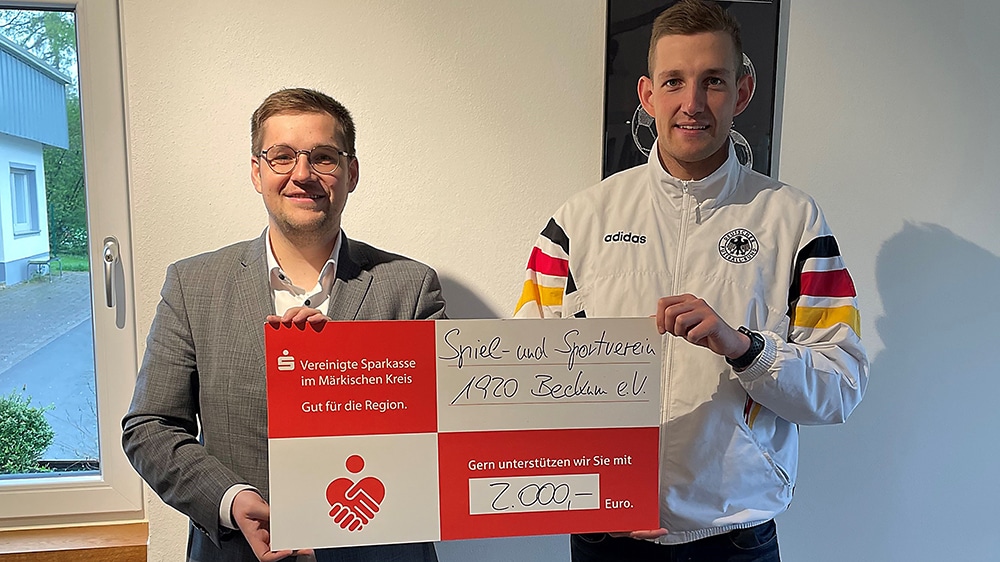 Sparkasse unterstützt Sanierung des Sporthauses
