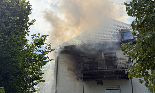 Großbrand in Sundern: Feuerwehrmann verletzte sich