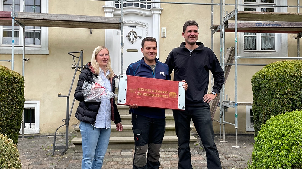 MB Gerüstbau gratuliert Maximilian Schwabbauer zur Meisterprüfung
