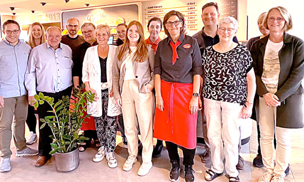 „Ein Herzstück im Dorf“ – Neueröffnung der Goldbäckerei in Langenholthausen 