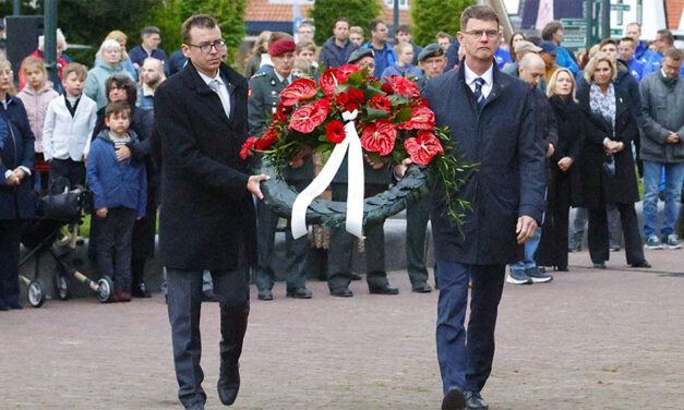 Bürgermeister hält Gedenkrede auf Niederländisch