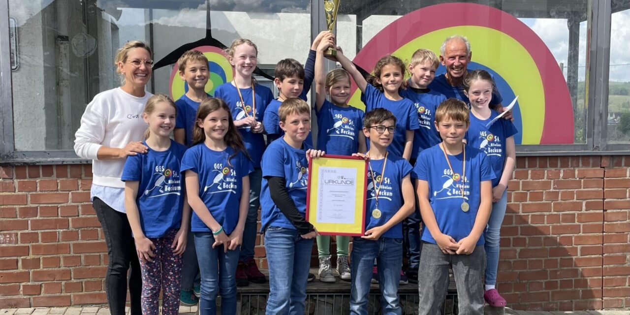 Leichtathletik-Team der Grundschule St. Nikolaus Beckum triumphiert bei Kreismeisterschaft
