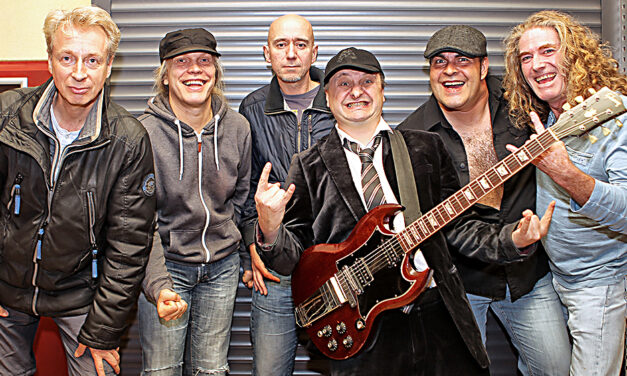 Erstklassige AC/DC-Coverband in der Balver Höhle