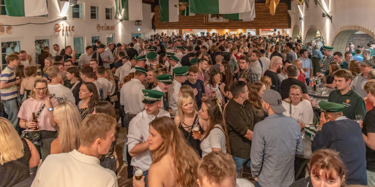 LA eröffnet Schützensaison – Volle Hütte bringt Stimmung auf den Siedepunkt