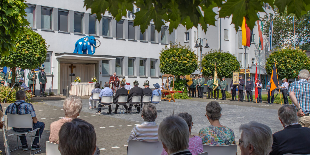 Die traditionelle Stadtprozession zieht zahlreiche Besucher an