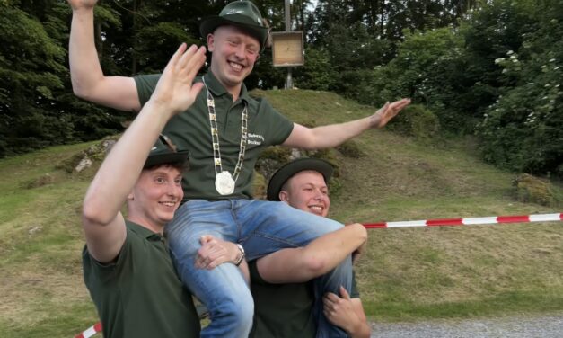 Simon Lürbke regiert über die Beckumer Jungschützenschaar