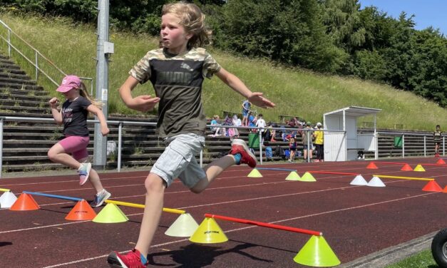 Strahlender Sonnenschein beim Sportfest des Burgschulverbundes