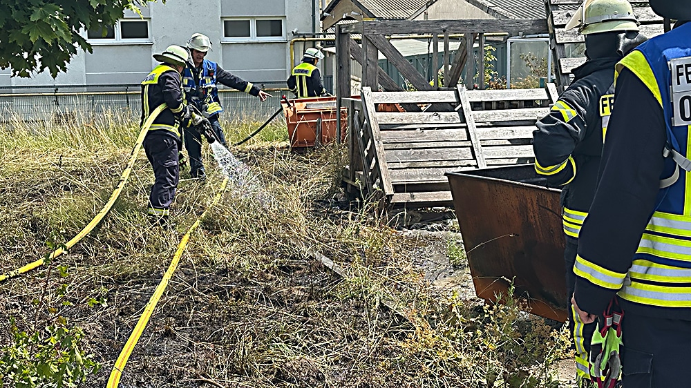 Wiesenbrand im Industriegebiet Braukessiepen