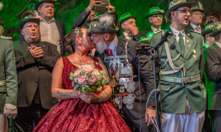Ein Festzug voller Freude und musikalischer Highlights in Balve