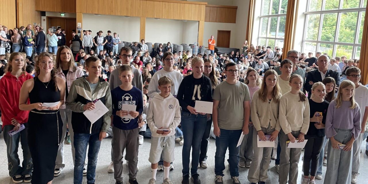 Realschule Balve ehrt Jahrgangsbeste und Stufensieger