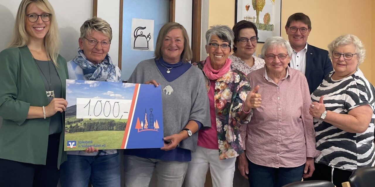 Volksbank spendet 1000 Euro an den Treffpunkt Demenz in Balve