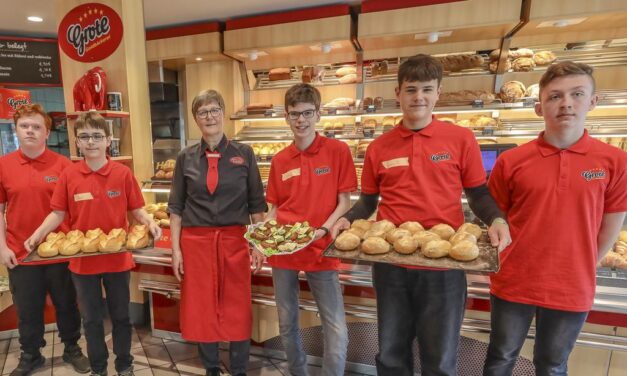 Die längste Hefe-Theke in Balve: 20 Meter Hefezopf für guten Zweck