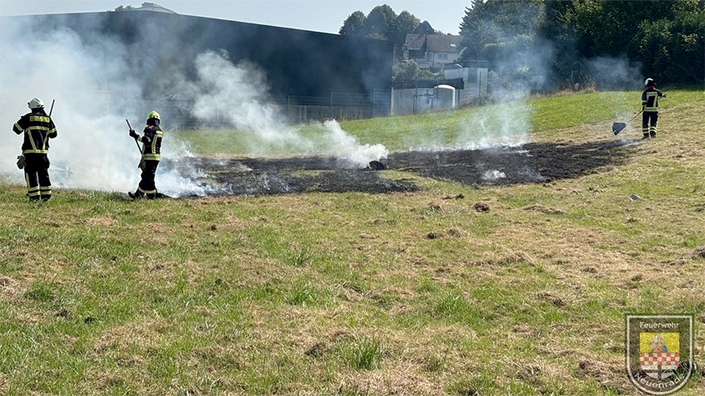 Rasenfläche an der Niedheide brannte