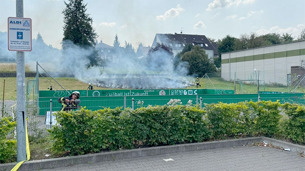 300 Quadratmeter Wiese standen in Flammen