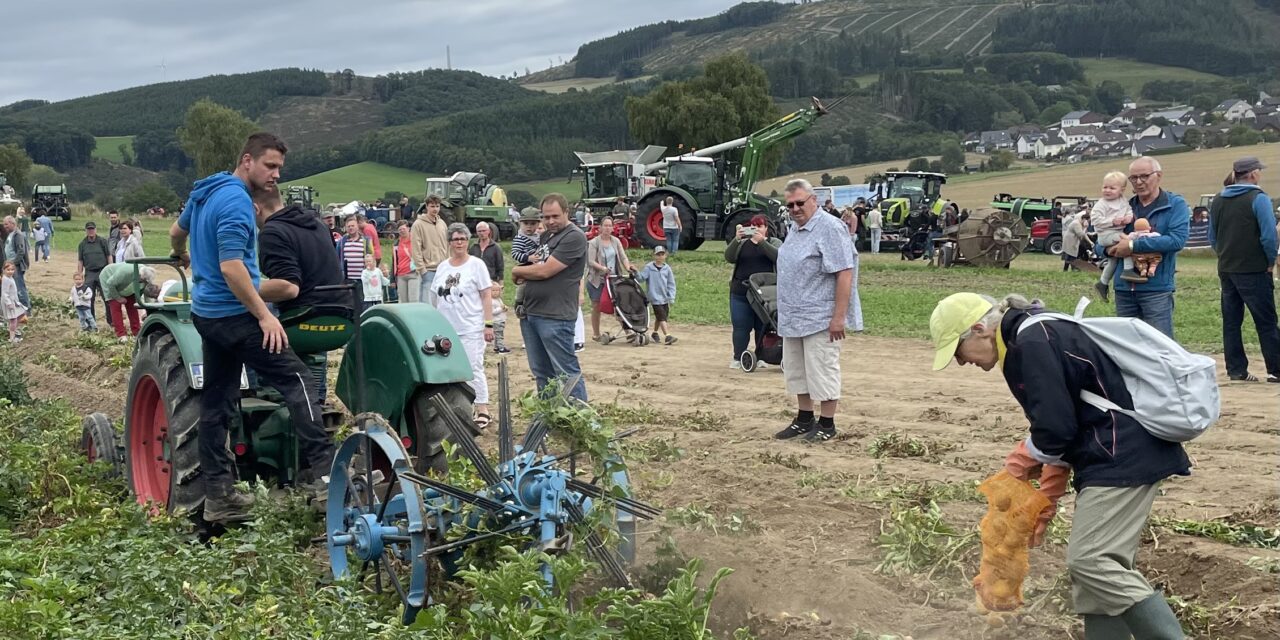 30. Historischer Bauernmarkt in Affeln lockte zahlreiche Besucher an