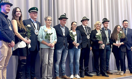 Jubelvereine und Königspaare trugen sich ins Goldene Buch ein