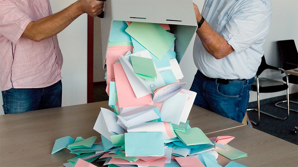 Ergebnisse im Kreishaus Lüdenscheid verfolgen