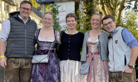 Bayerische Stimmung in der Höhle begeistert Besucher