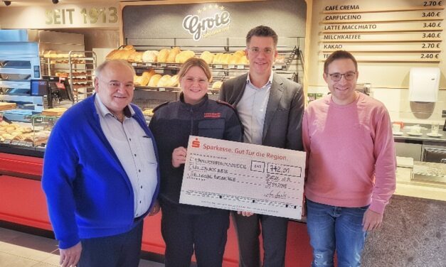 Neuenrader Feuerwehr erhält großzügige Spende für ihre Jugendarbeit