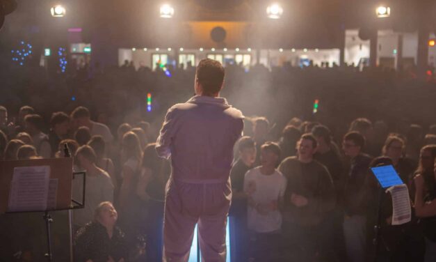 Mit den Amigos auf eine Reise in die Unendlichkeit des Alls