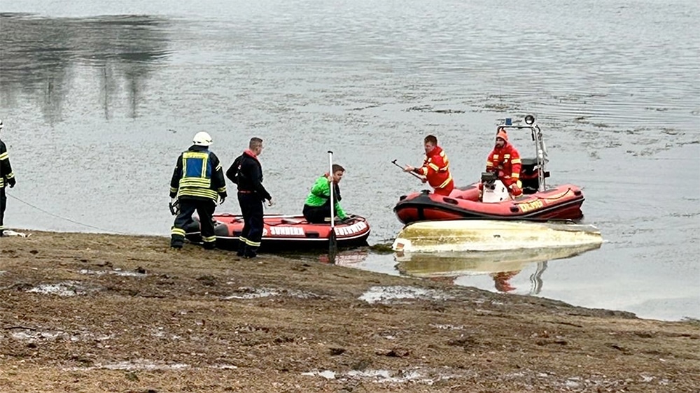 Zwei herrenlose Boote auf dem Sorpesee