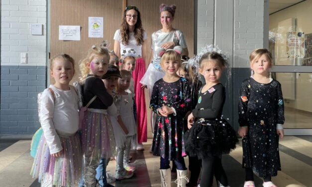 Senioren- und Frauenkarneval begeistert Publikum in Balve