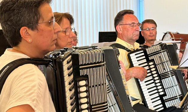 Jubiläums-Grillkonzert des Akkordeon-Orchesters