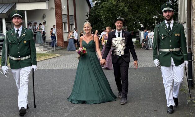 Sebastian und Annika Bertsch regieren über Garbecker Schützenschar