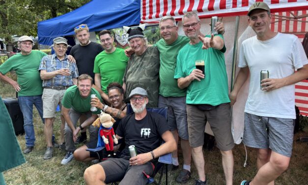 Campingplatzfeeling: Gemeinsames Feiern mit Irish Folk